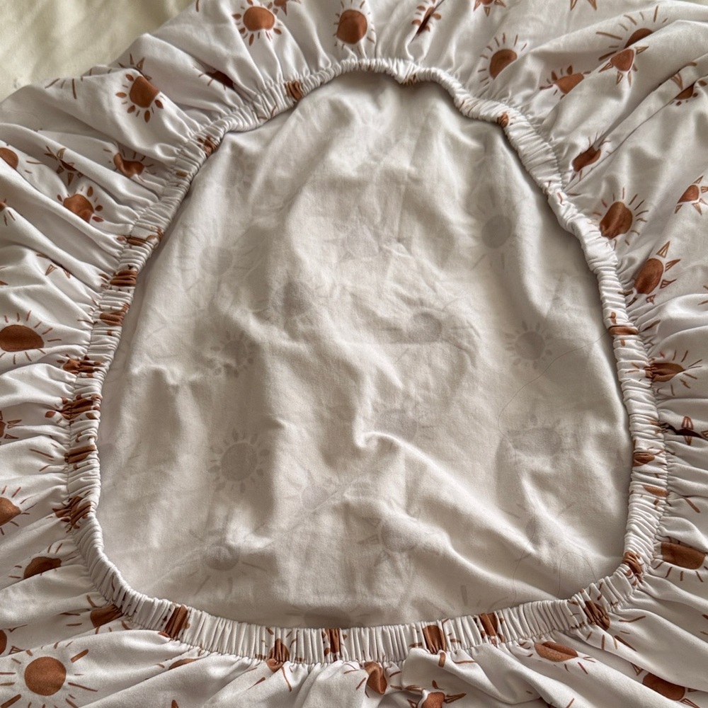 Sunburst Patterned Bedding Set - Picture 2 of 2